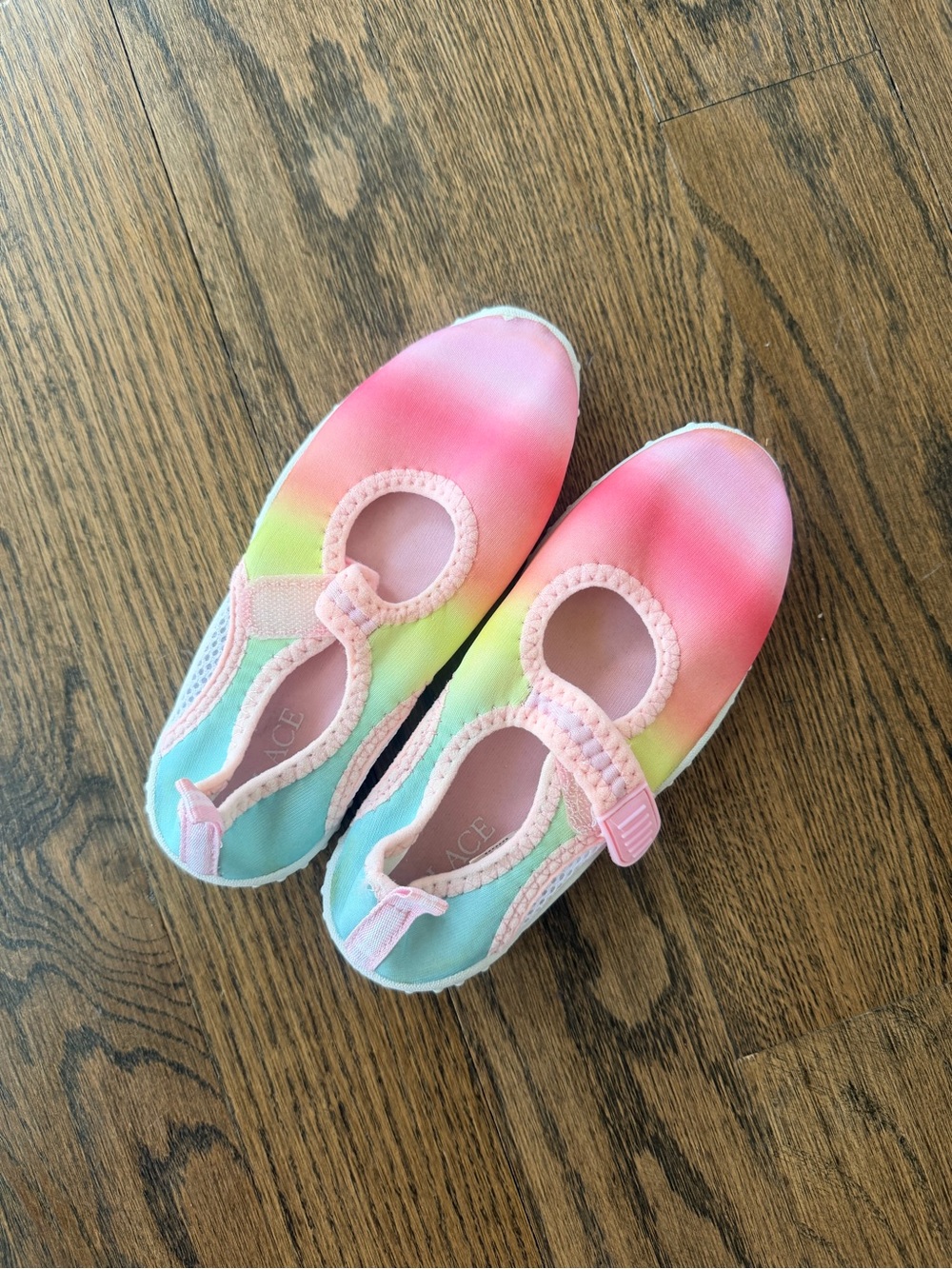 Worn Once Girl Rainbow Water Shoes Size 11/12